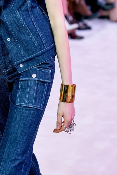 Look 96